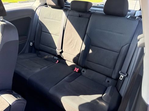 Used 2015 Volkswagen Golf Launch Edition FWD image 11