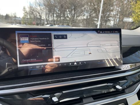 New 2026 BMW X5 xDrive50e image 13