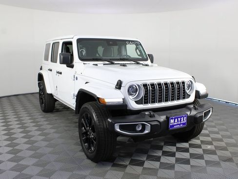 Used 2025 Jeep Wrangler Unlimited Sahara w/ Safety Group AWD/4WD image 25