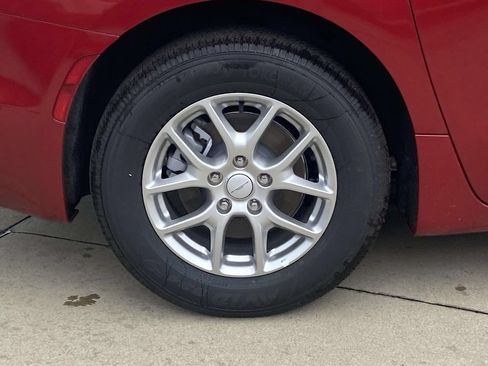 New 2027 Chrysler Pacifica Select FWD image 38