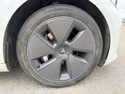 Used 2023 Tesla Model 3 Standard Range RWD image 5