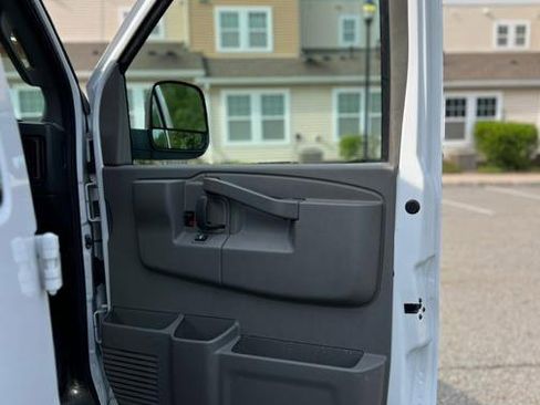 Used 2019 GMC Savana 2500 w/ Driver Convenience Package image 27