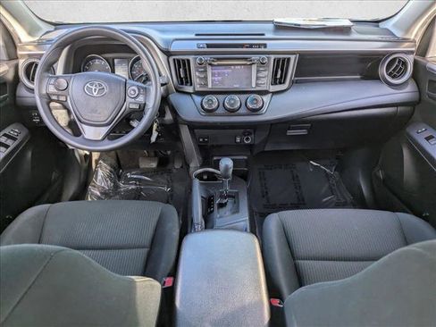 Used 2018 Toyota RAV4 LE image 16