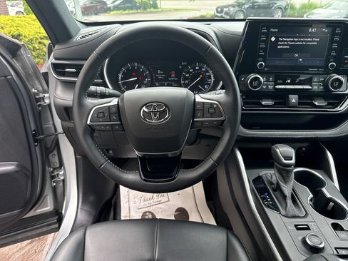 Used 2021 Toyota Highlander XSE AWD/4WD image 28