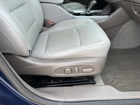 Certified 2017 Chevrolet Malibu LT w/ Leather Package FWD image 24