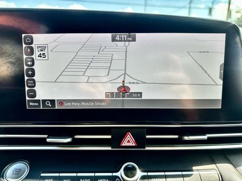 Used 2024 Hyundai Elantra SEL FWD image 18