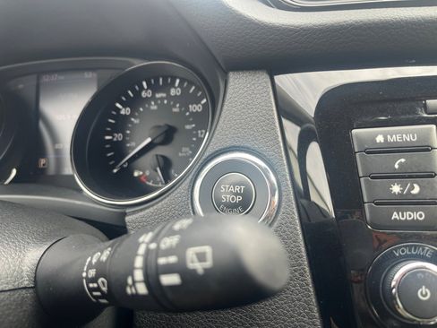 Used 2019 Nissan Rogue SV image 20