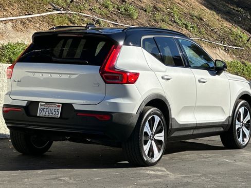 Certified 2023 Volvo XC40 Recharge Plus image 4