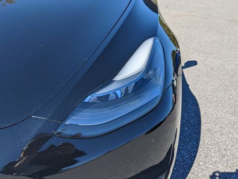 Used 2023 Tesla Model Y Long Range image 11