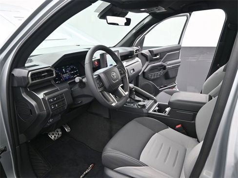 Used 2025 Toyota Tacoma TRD Sport image 4