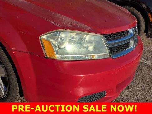 Used 2013 Dodge Avenger SE image 20