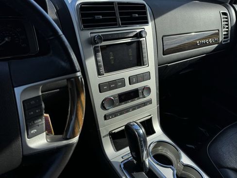Used 2010 Lincoln MKX AWD image 17
