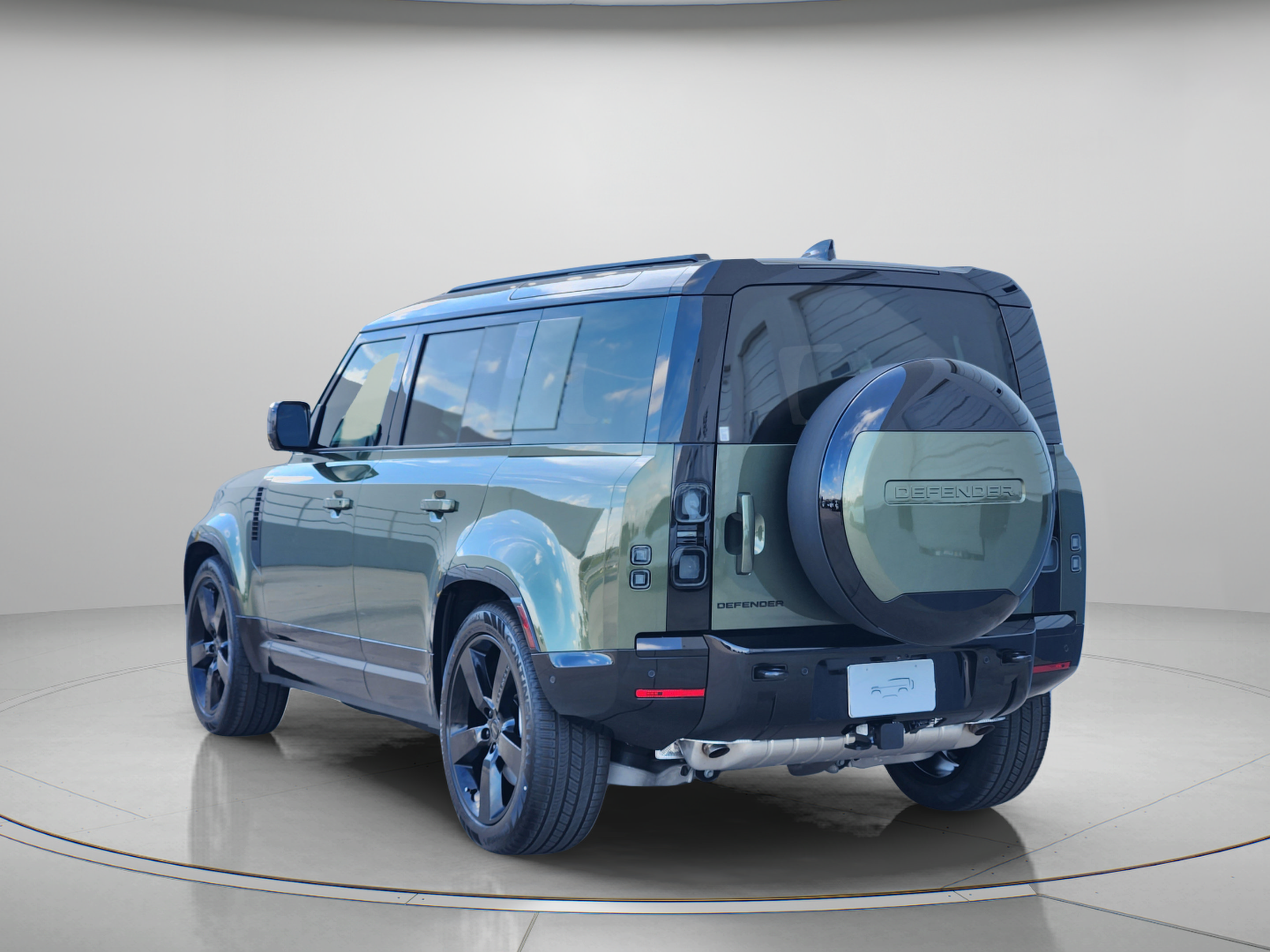 New 2026 Land Rover Defender 110 X-Dynamic SE AWD/4WD image 3