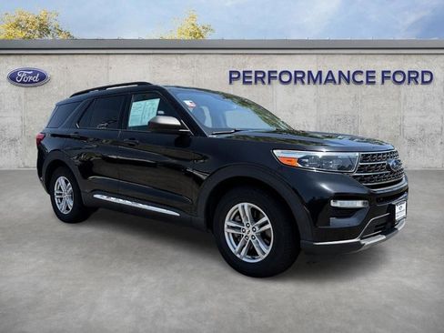 Used 2020 Ford Explorer XLT w/ Equipment Group 202A RWD image 5