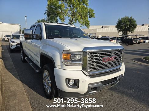 Used 2015 GMC Sierra 2500 Denali w/ Duramax Plus Package AWD/4WD image 3