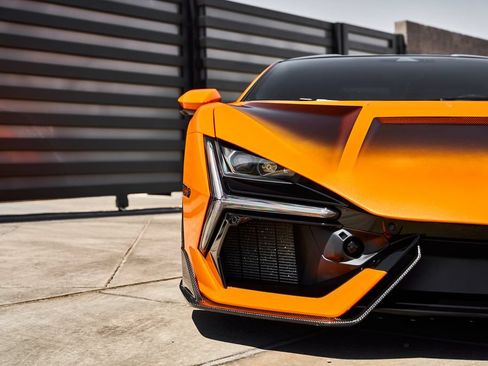 Used 2025 Lamborghini Revuelto AWD/4WD image 11