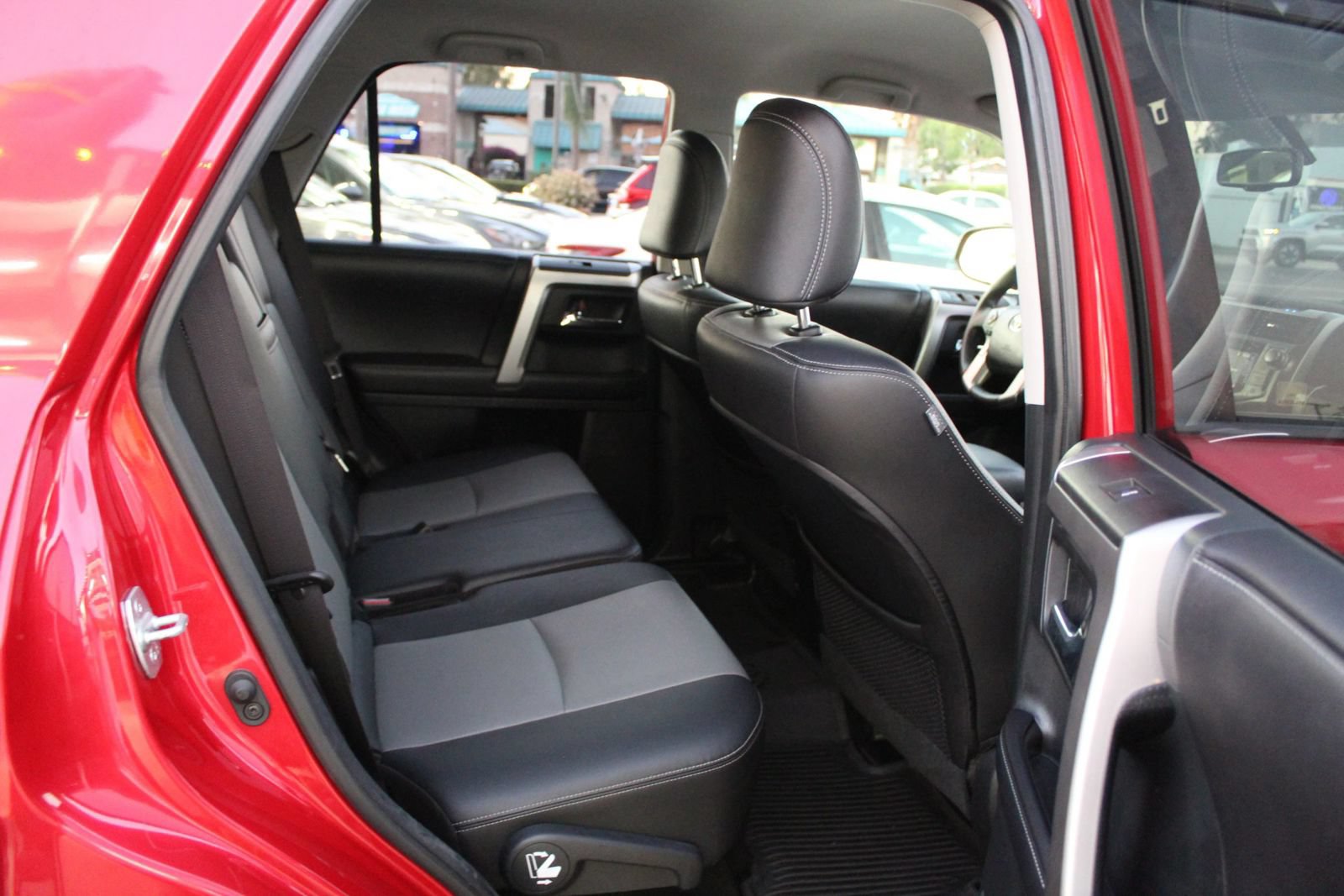 Used 2017 Toyota 4Runner SR5 Premium RWD image 11