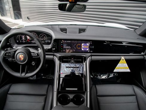 New 2026 Porsche Panamera RWD image 21