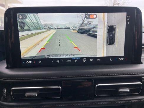 Used 2025 Lincoln Aviator AWD image 38