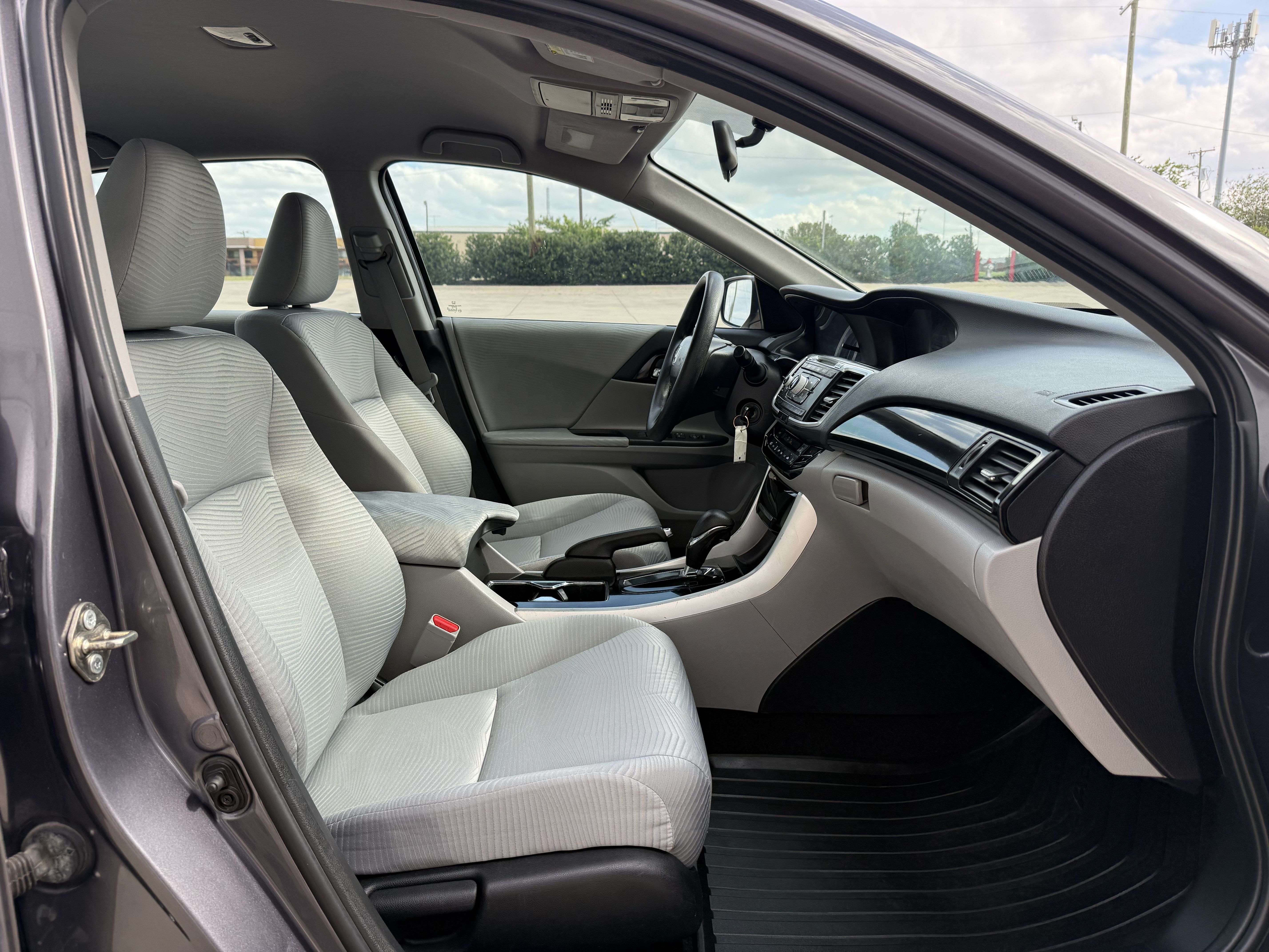 Used 2016 Honda Accord LX image 26