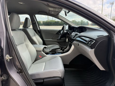 Used 2016 Honda Accord LX image 26