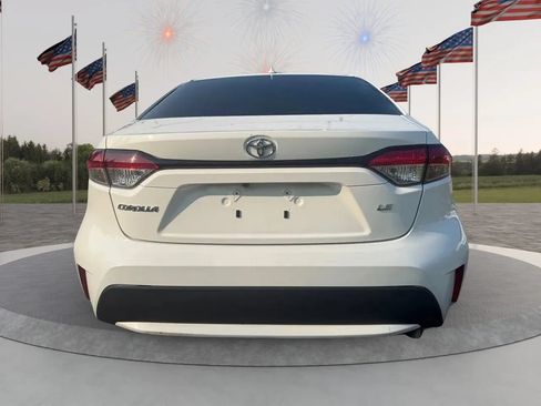 Used 2021 Toyota Corolla LE FWD image 4