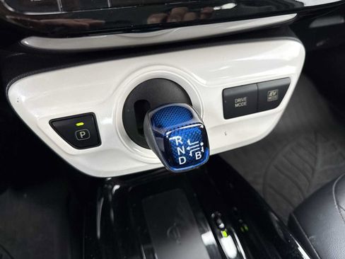 Used 2017 Toyota Prius Four Touring w/ Premium Convenience Package FWD image 20