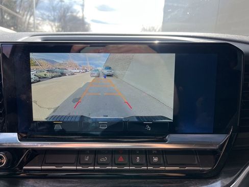 Used 2024 Chevrolet Silverado 2500 LTZ w/ LTZ Convenience Package image 18