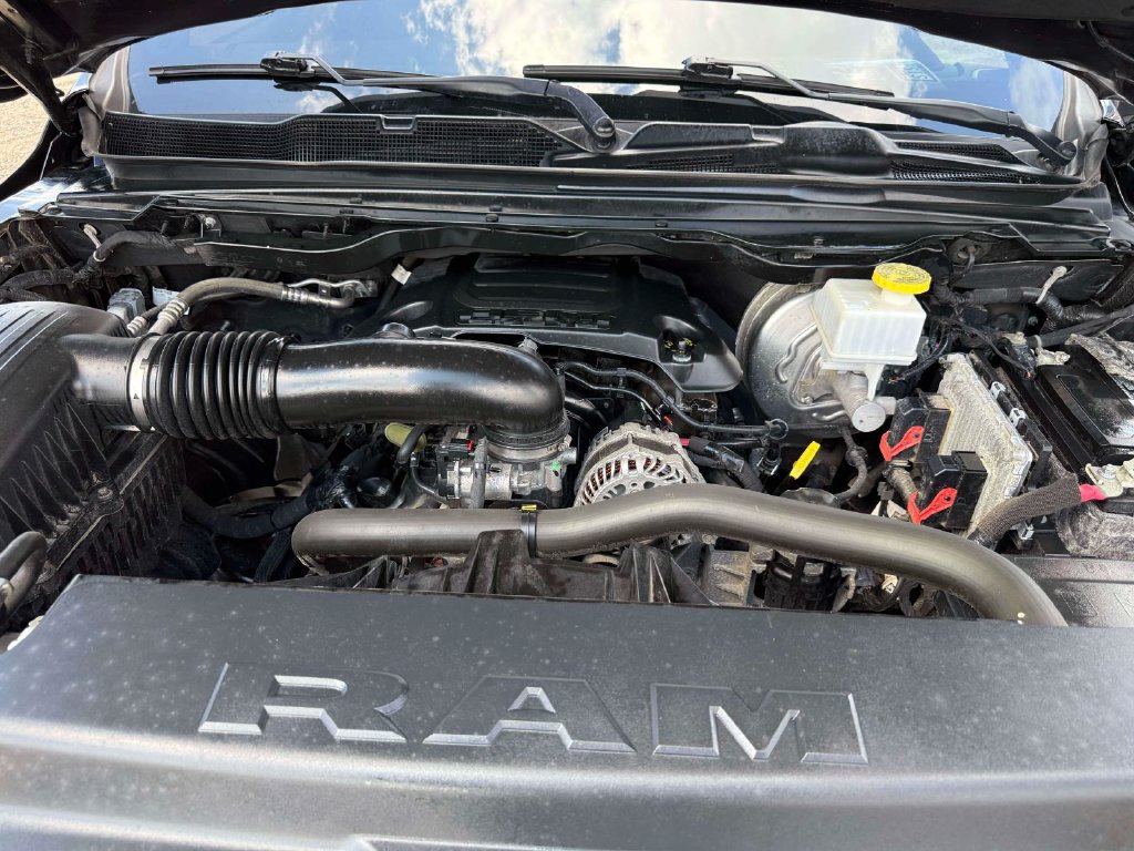 Used 2020 RAM 1500 Laramie w/ Sport Appearance Package AWD/4WD image 18