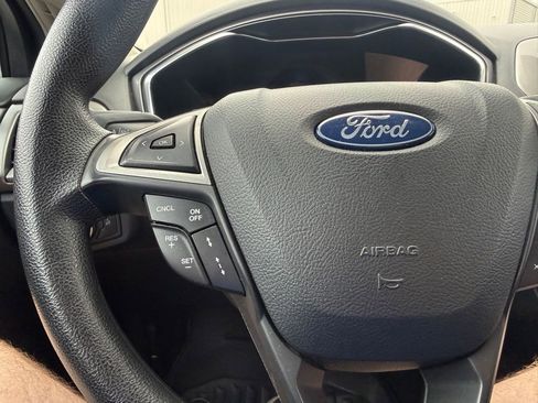 Used 2020 Ford Fusion SE image 10