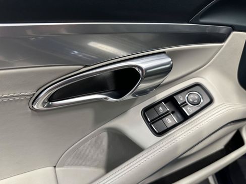 Used 2018 Porsche 911 Carrera RWD image 16