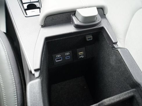 Used 2022 Toyota Avalon Limited w/ Advanced Safety Package FWD image 15