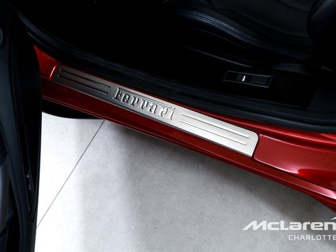 Used 2022 Ferrari F8 Tributo image 17