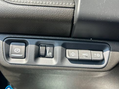 Used 2023 GMC Acadia Denali AWD/4WD image 19