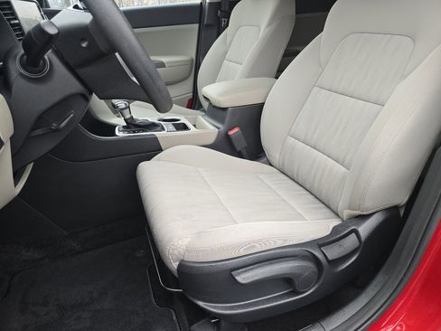 Used 2022 Kia Sportage LX image 30