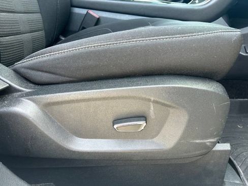 Used 2018 Ford Edge SEL w/ Ford Safe & Smart Package FWD image 13