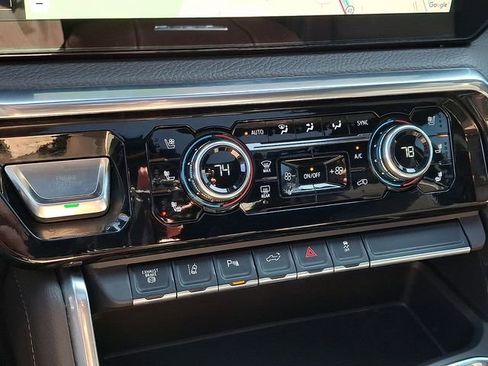 Used 2024 GMC Sierra 3500 Denali w/ Denali Reserve Package image 16