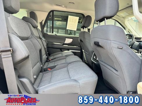 Used 2025 Ford Expedition Active AWD/4WD image 43