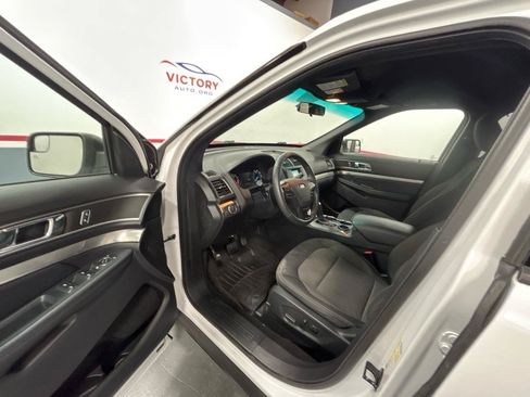 Used 2019 Ford Explorer XLT FWD image 10