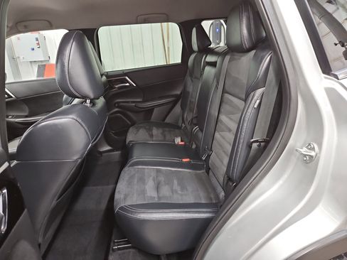 Used 2022 Mitsubishi Outlander SE image 10