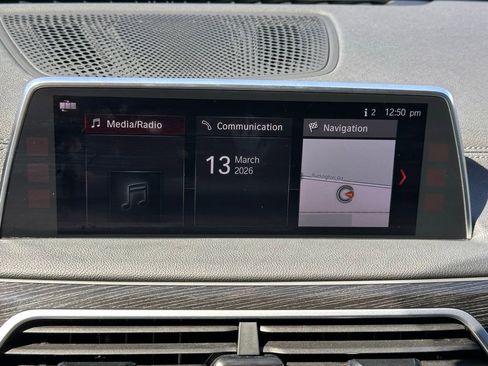 Used 2019 BMW 750i w/ M Sport Package image 29