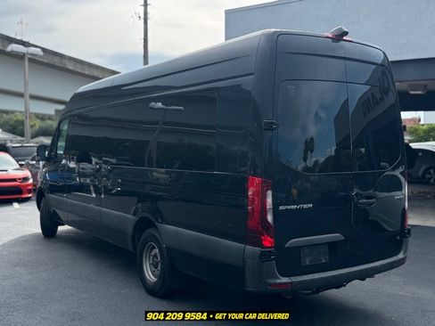 Used 2020 Mercedes-Benz Sprinter 3500 image 4