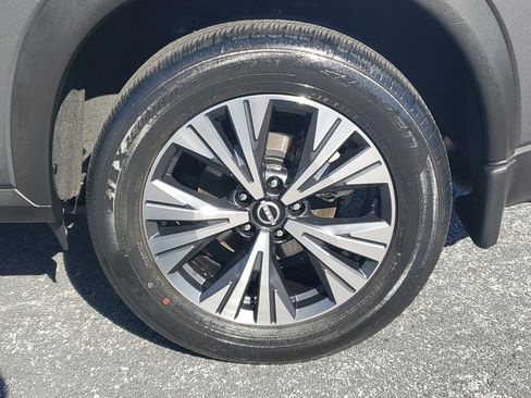 Certified 2023 Nissan Rogue SV image 9