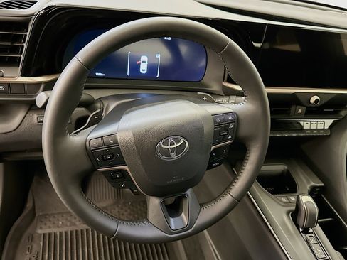 Used 2023 Toyota Crown Platinum image 18