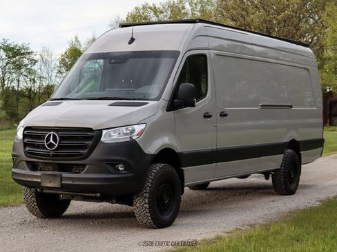 Used 2023 Mercedes-Benz Sprinter 2500 image 12