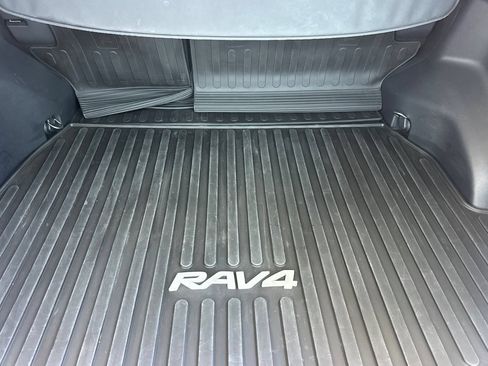 Used 2024 Toyota RAV4 XLE w/ Convenience Package AWD/4WD image 18