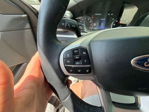 Used 2023 Ford Explorer XLT w/ Equipment Group 202A AWD/4WD image 36