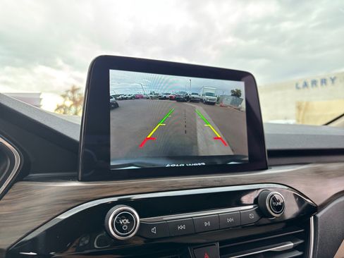 Used 2020 Ford Escape Titanium image 28