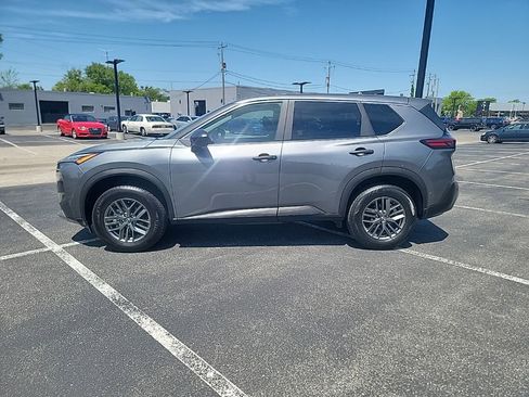 Used 2023 Nissan Rogue S FWD image 2