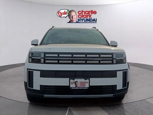 Used 2025 Hyundai Santa Fe SEL image 2